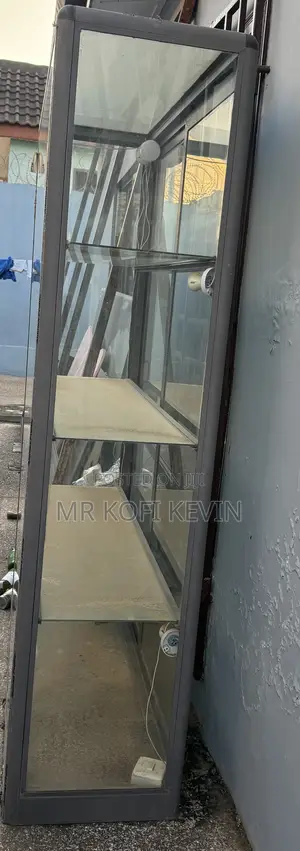Show Glass