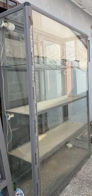 Show Glass