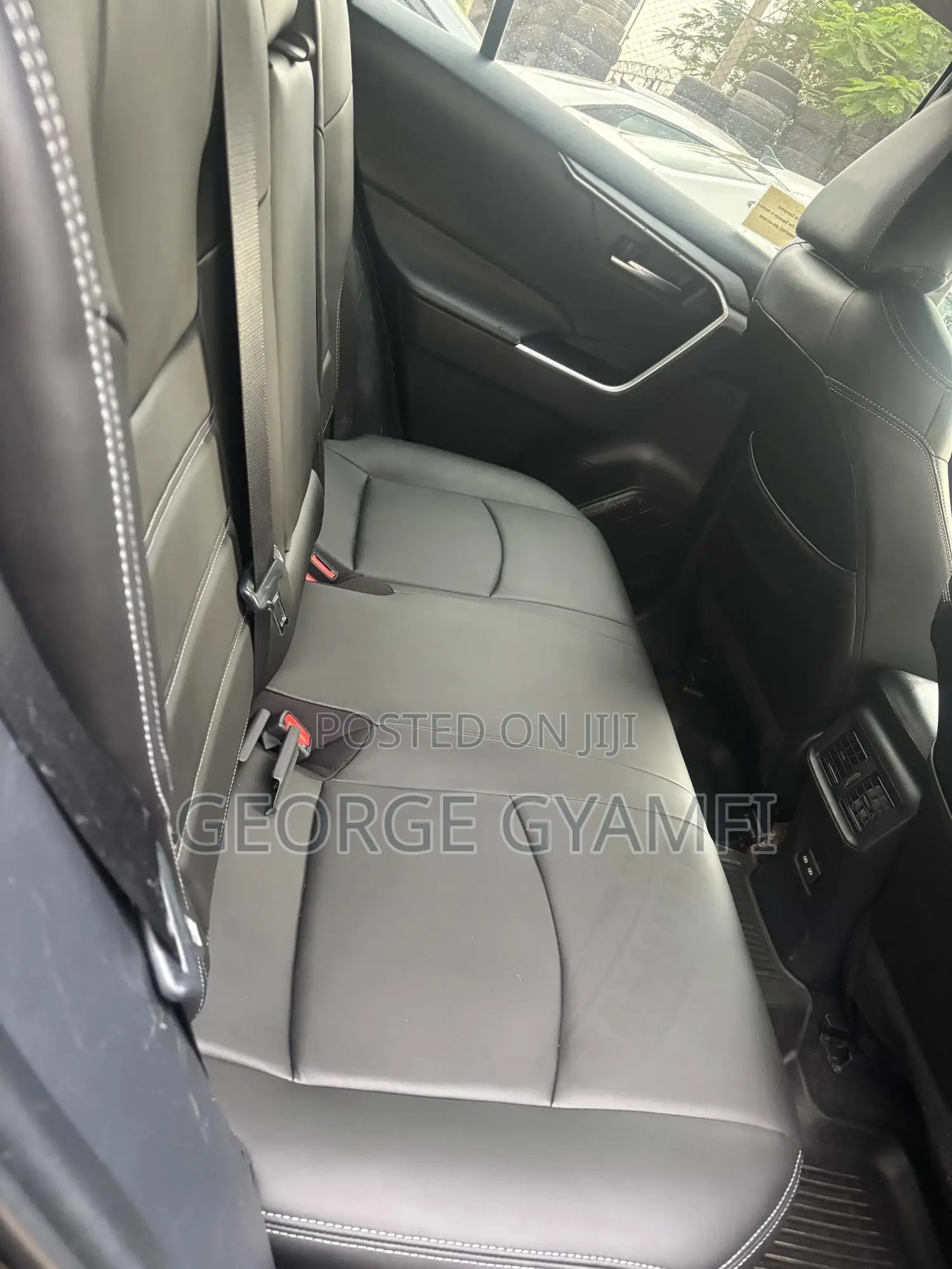 Toyota RAV4 XLE Premium 2022 Black