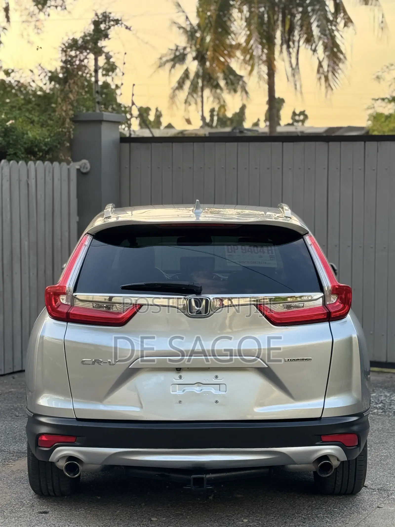 Honda CR-V Touring 4dr SUV AWD (1.5L 4cyl CVT) 2017 Gray