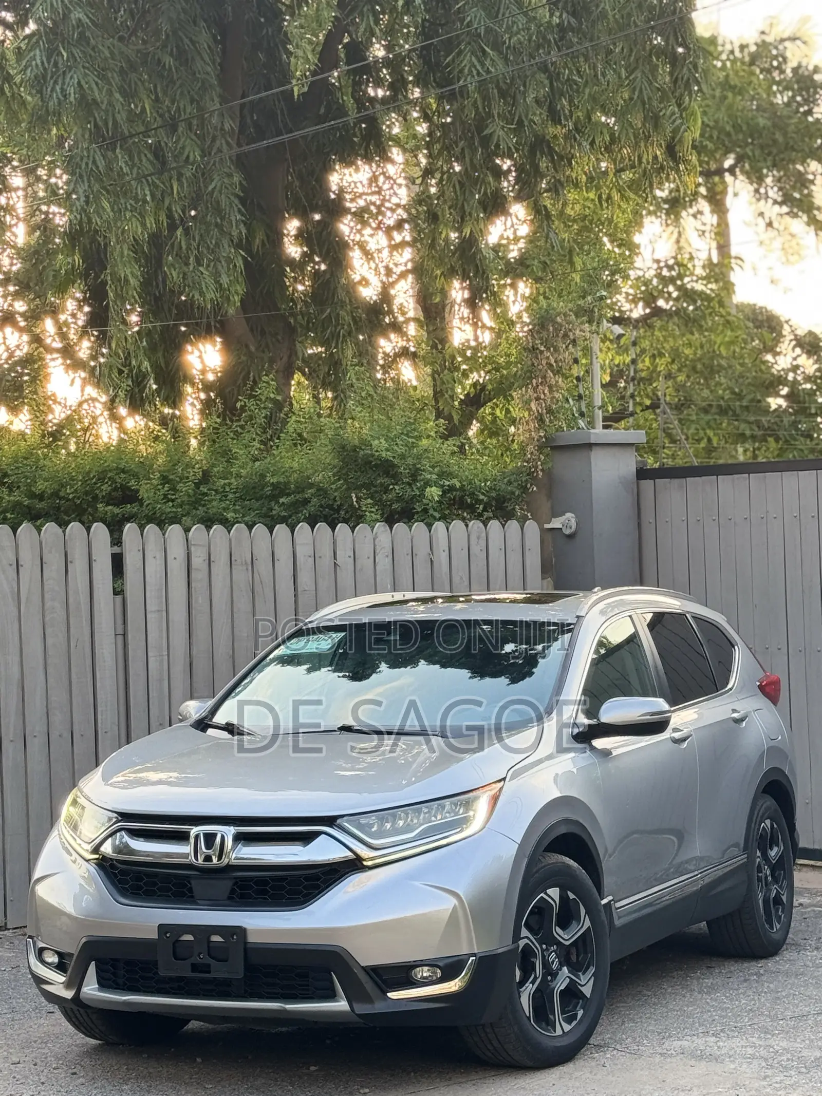Honda CR-V Touring 4dr SUV AWD (1.5L 4cyl CVT) 2017 Gray