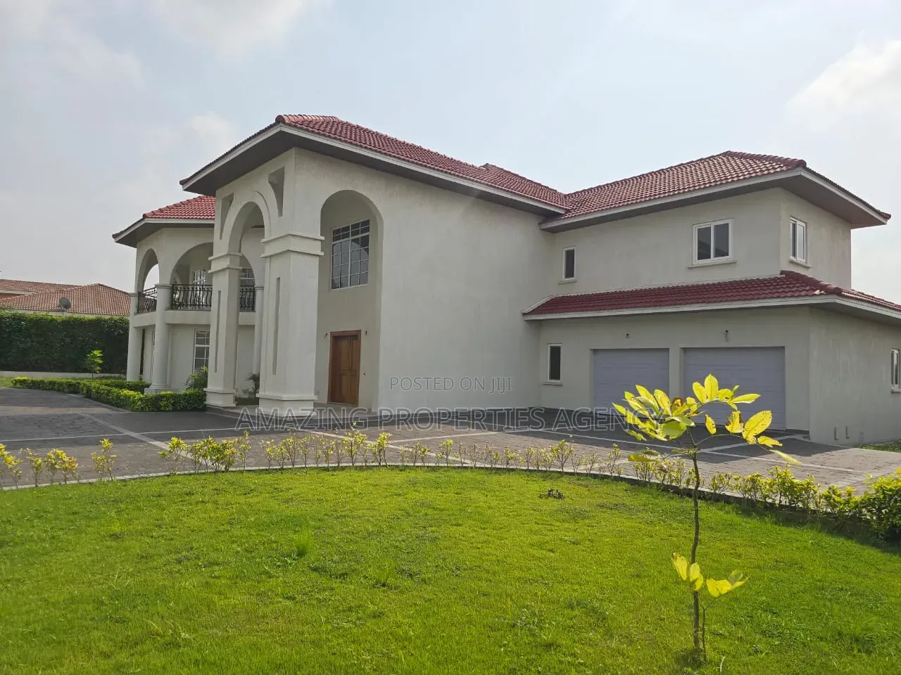 6bdrm House in East Legon, A&C Mall Area for sale