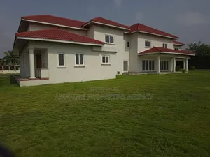 6bdrm House in East Legon, A&C Mall Area for sale