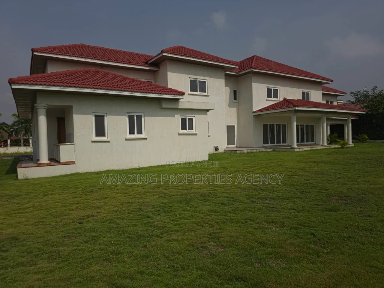 6bdrm House in East Legon, A&C Mall Area for sale