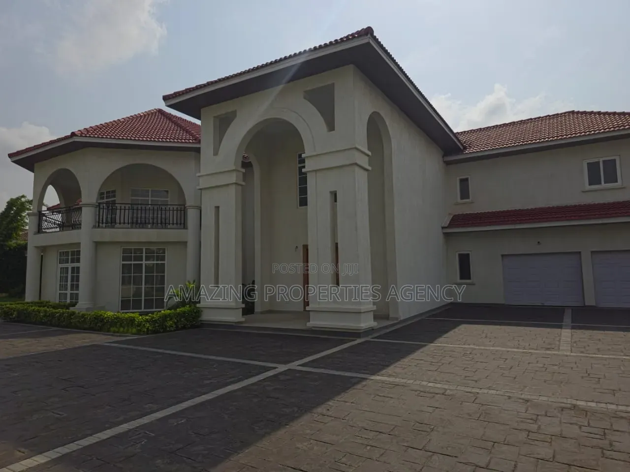6bdrm House in East Legon, A&C Mall Area for sale