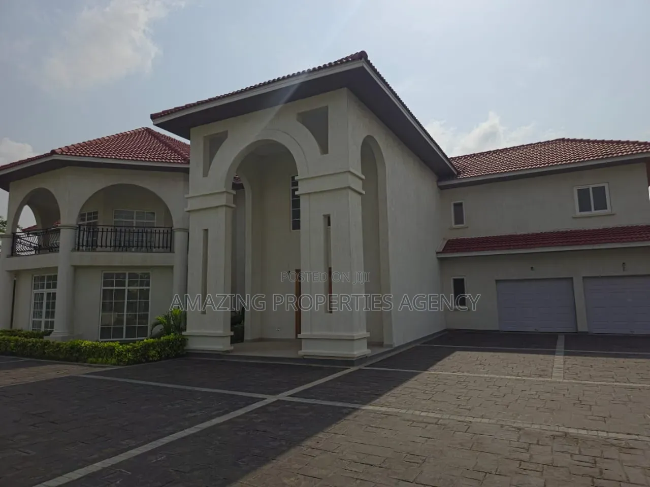 6bdrm House in East Legon, A&C Mall Area for sale