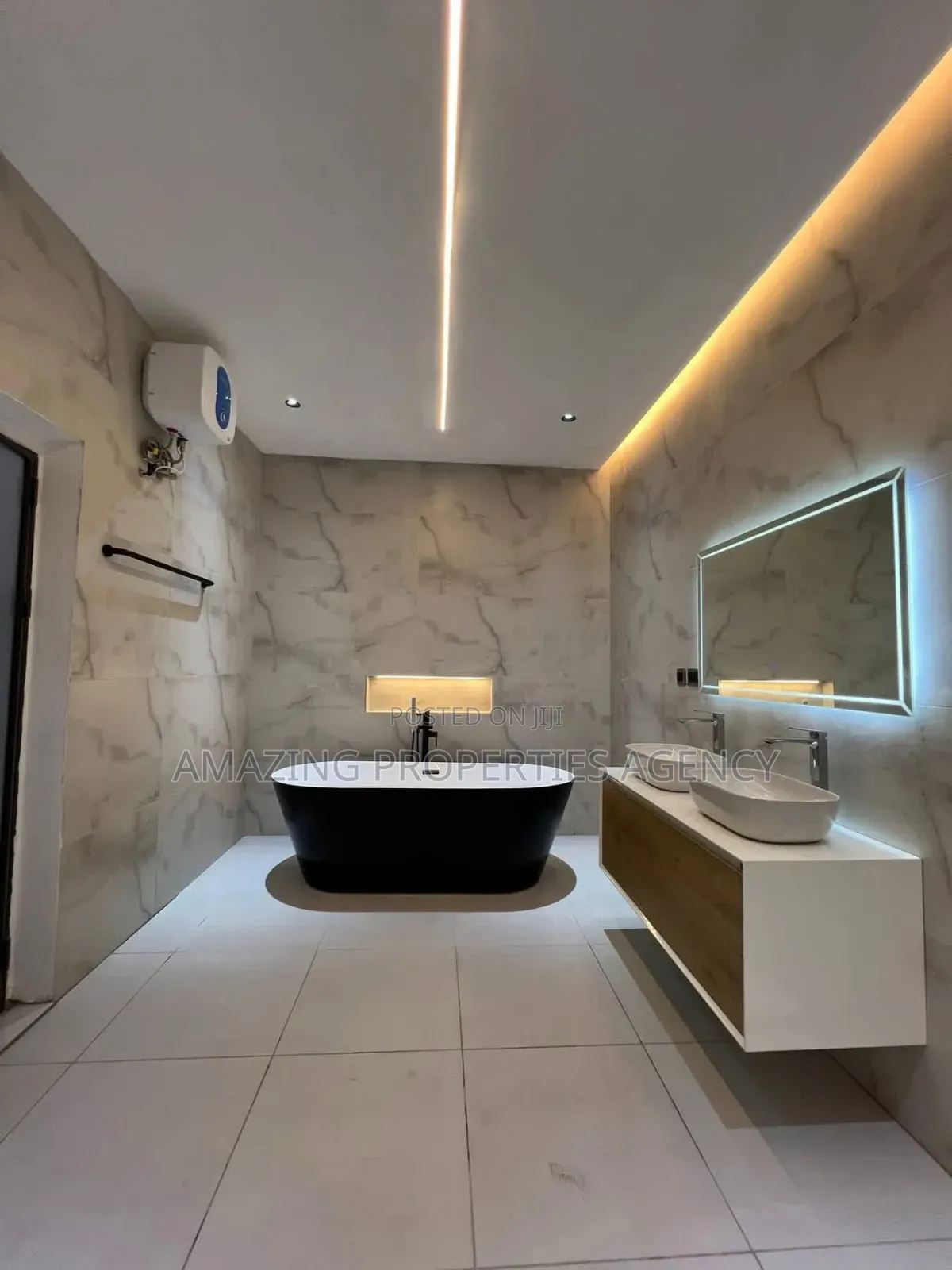 6bdrm House in East Legon, A&C Mall Area for sale