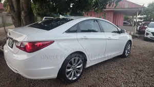 Hyundai Sonata GLS Sedan FWD (2.4L 4cyl 5A) 2010 White