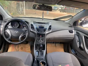 Hyundai Elantra SE 4dr Sedan (1.8L 4cyl 6A) 2015 White