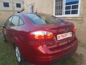 Ford Fiesta S 4dr Sedan (1.6L 4cyl 5M) 2015