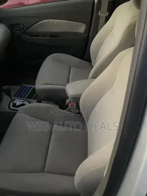 Toyota Belta 2012 Silver
