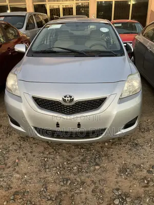 Toyota Belta 2012 Silver