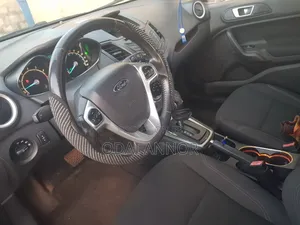 Ford Fiesta S 4dr Sedan (1.6L 4cyl 5M) 2015
