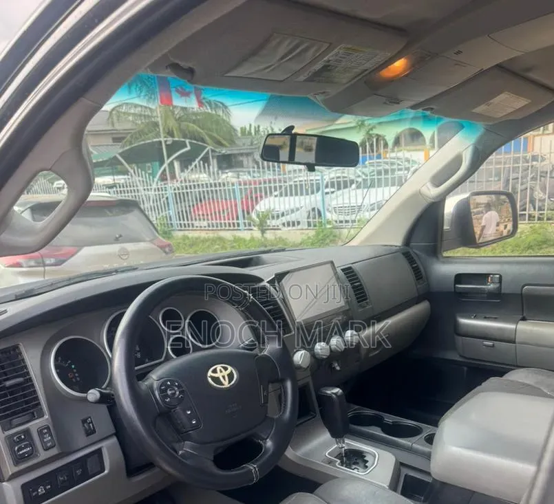 Toyota Tundra 2010 Green