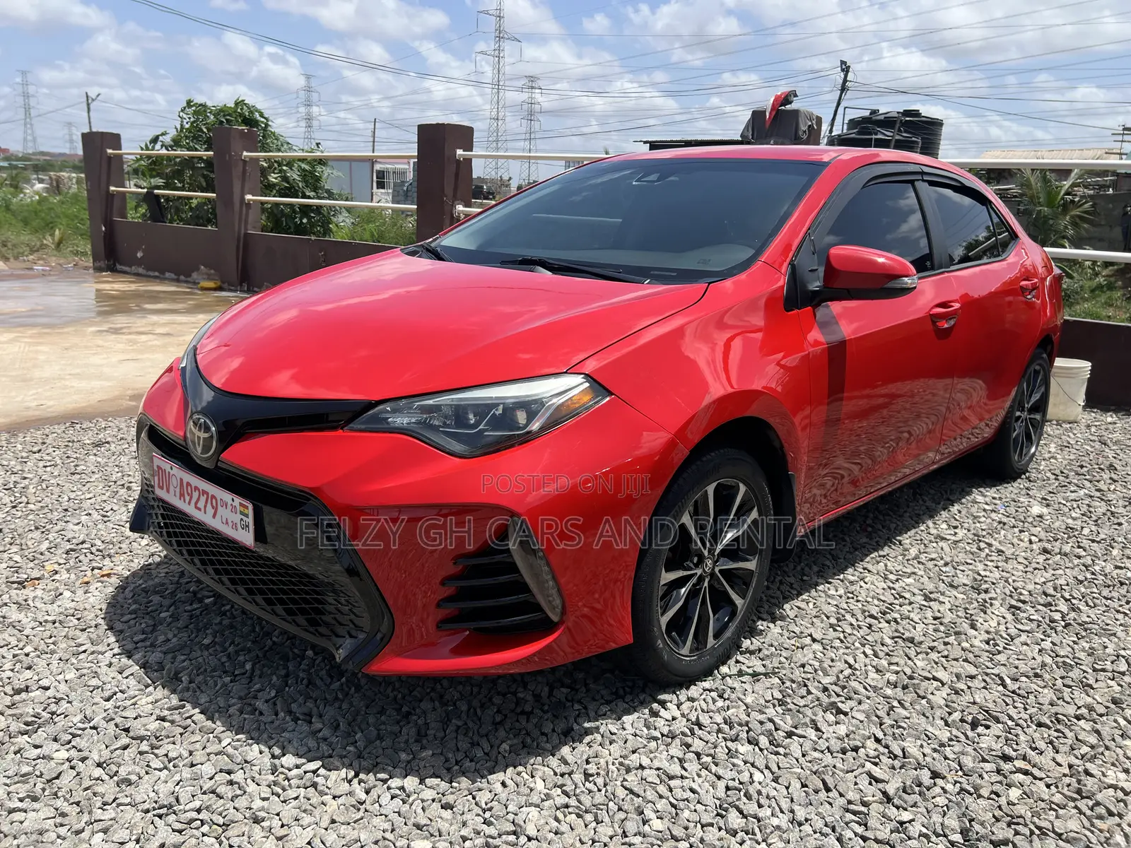 Toyota Corolla SE (1.8L 4cyl 6M) 2018 Red