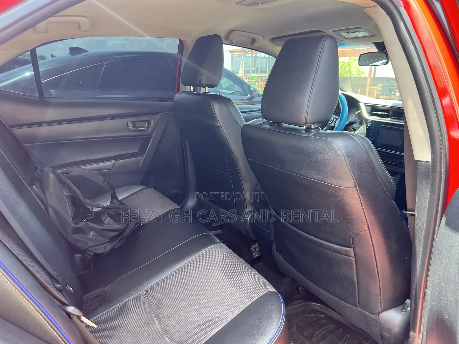 Toyota Corolla SE (1.8L 4cyl 6M) 2018 Red