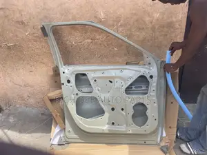 Mitsubishi Outlander Front Doors Right and Left 2022, 2023, 2024, 2025