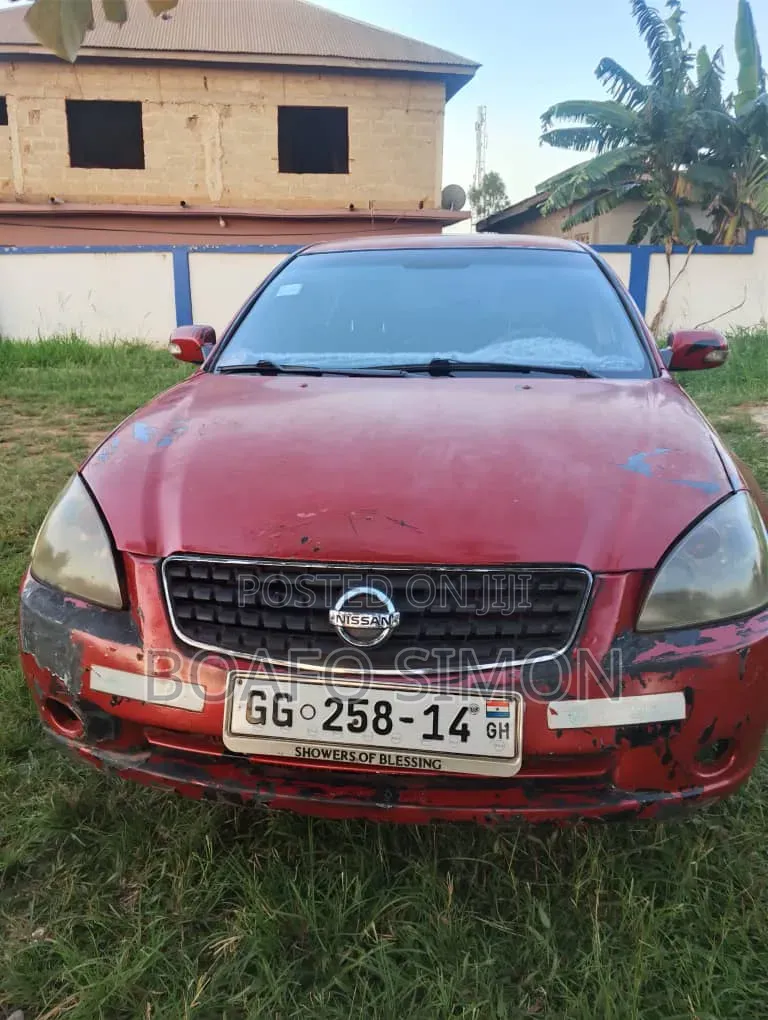Nissan Altima 2002 Red