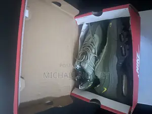 Nike Corteiz Army Green
