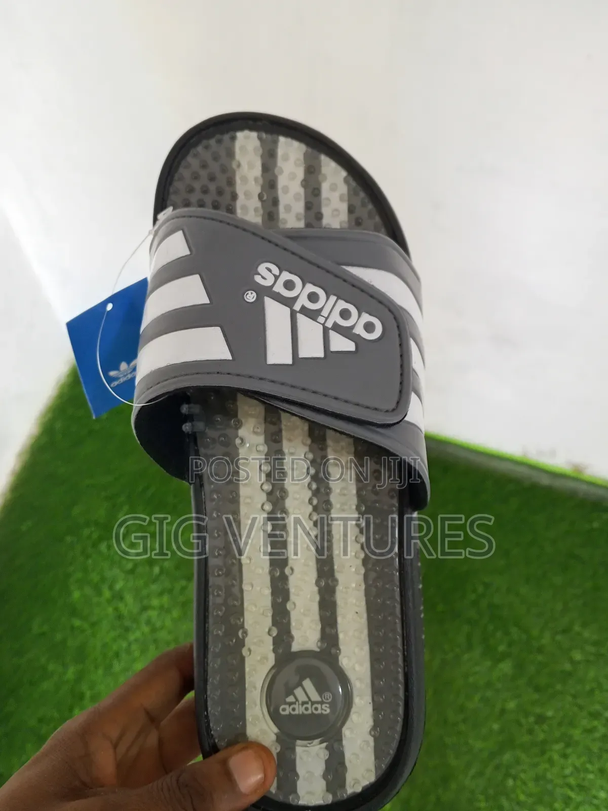 Adidas Massage