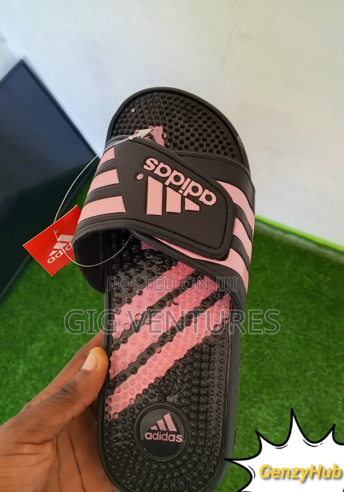 Adidas Massage