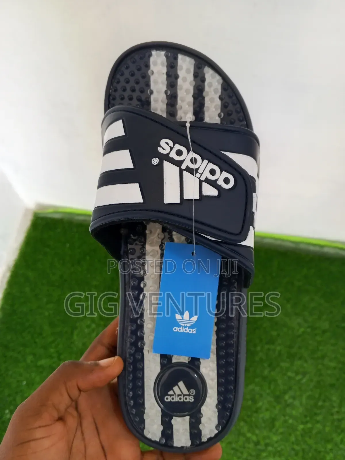 Adidas Massage