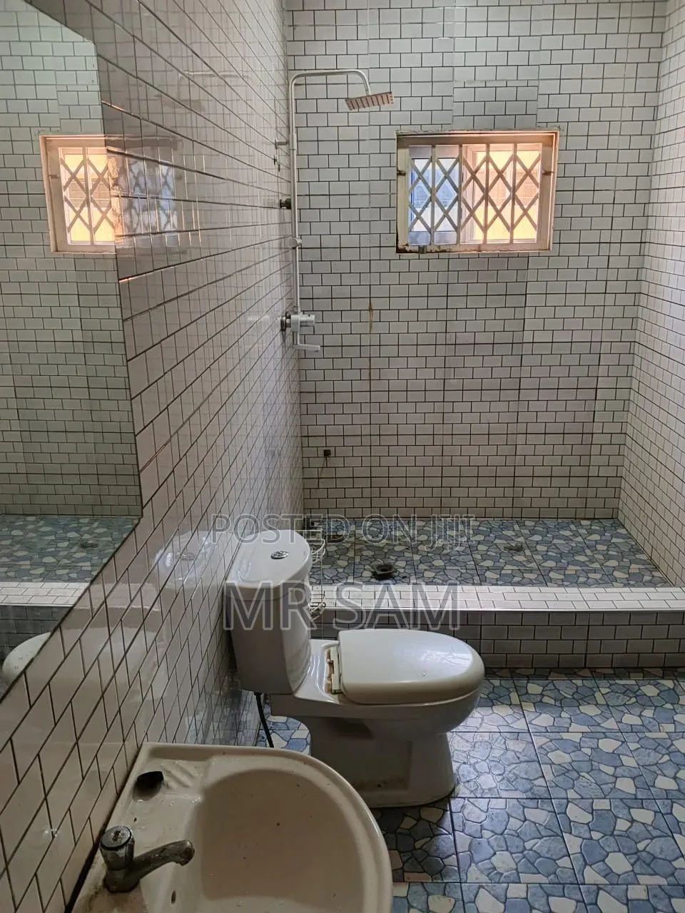 8bdrm House in Sam Properties, West Hills Mall Area for rent