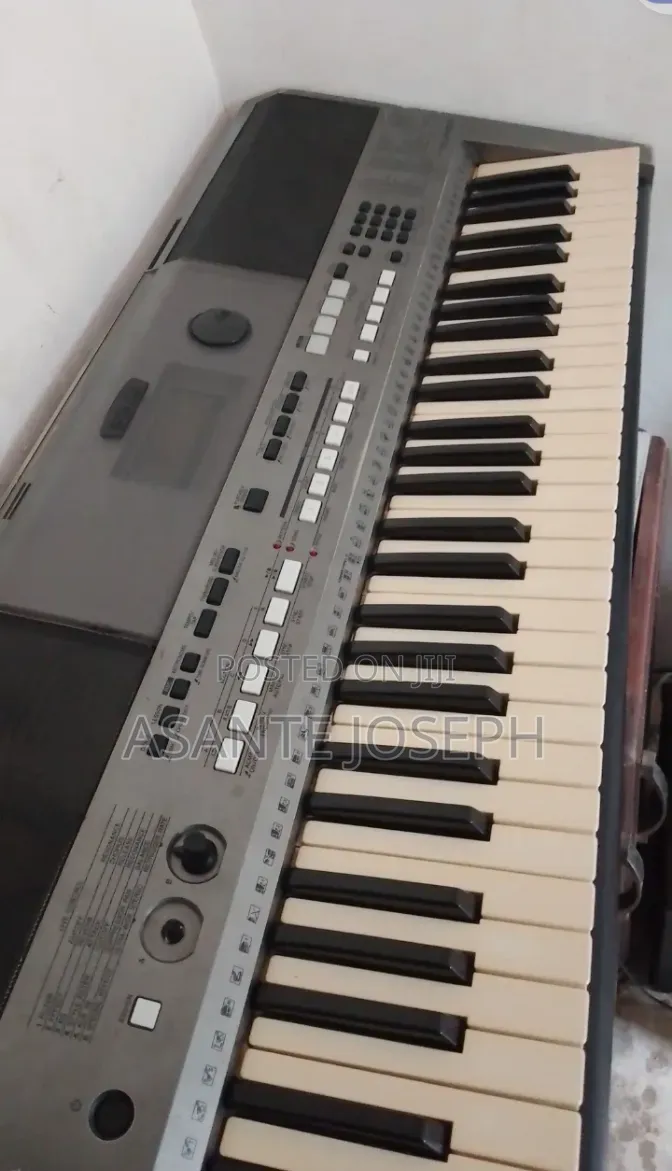 Keyboard Yamaha Psr E443 There's No Condition Good One Work Perfectly