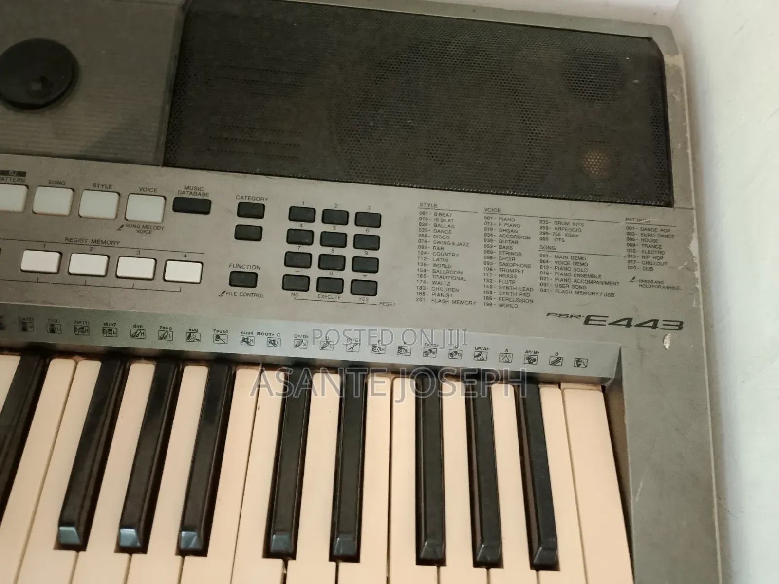 Keyboard Yamaha Psr E443 There's No Condition Good One Work Perfectly