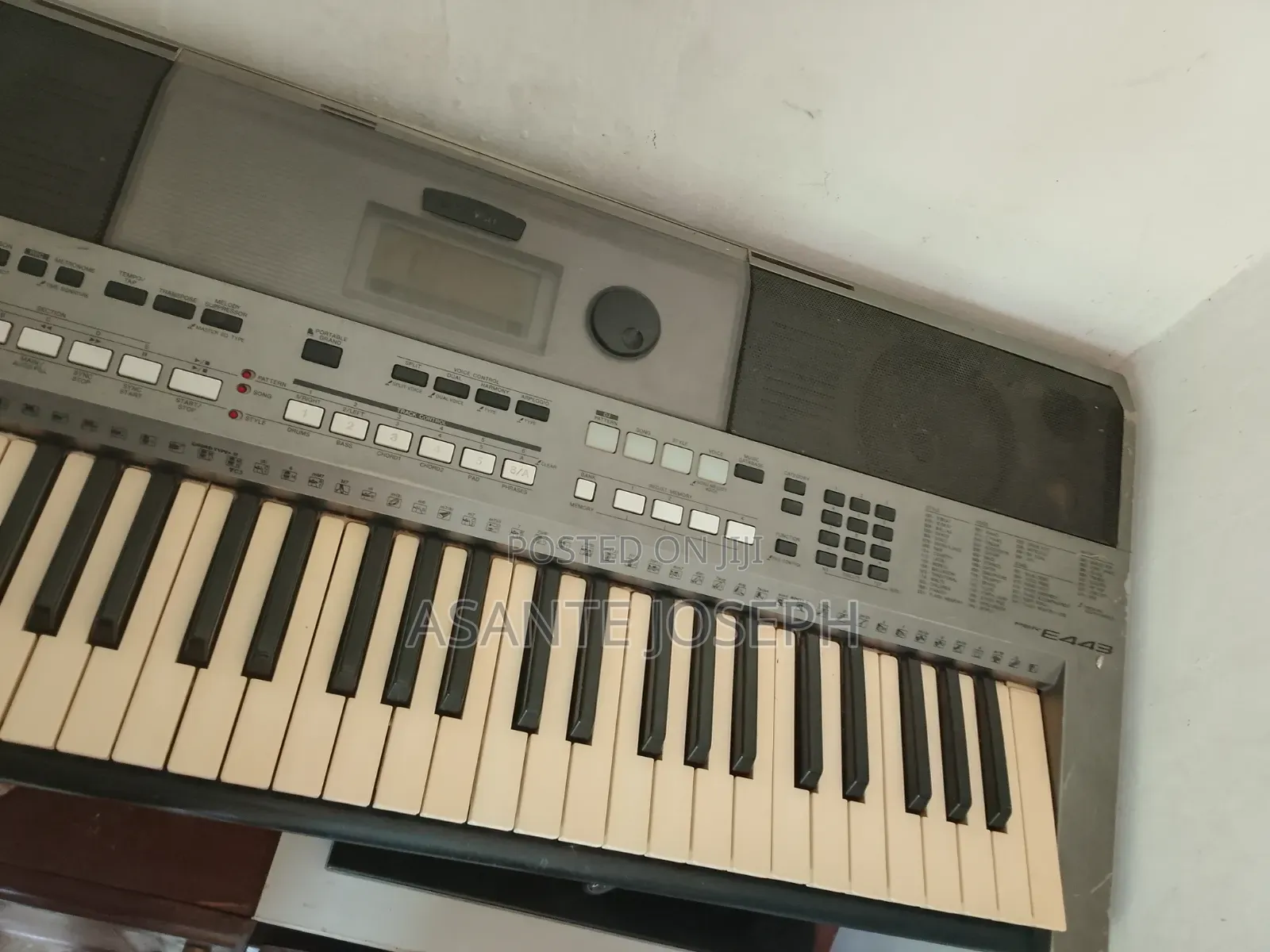 Keyboard Yamaha Psr E443 There's No Condition Good One Work Perfectly