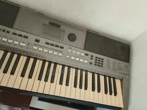 Keyboard Yamaha Psr E443 There's No Condition Good One Work Perfectly