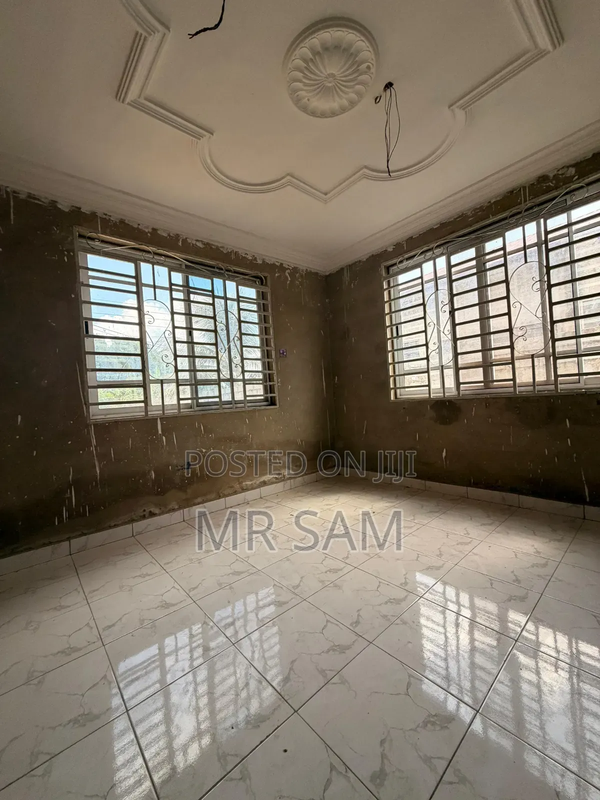 8bdrm House in Sam Properties, West Hills Mall Area for sale