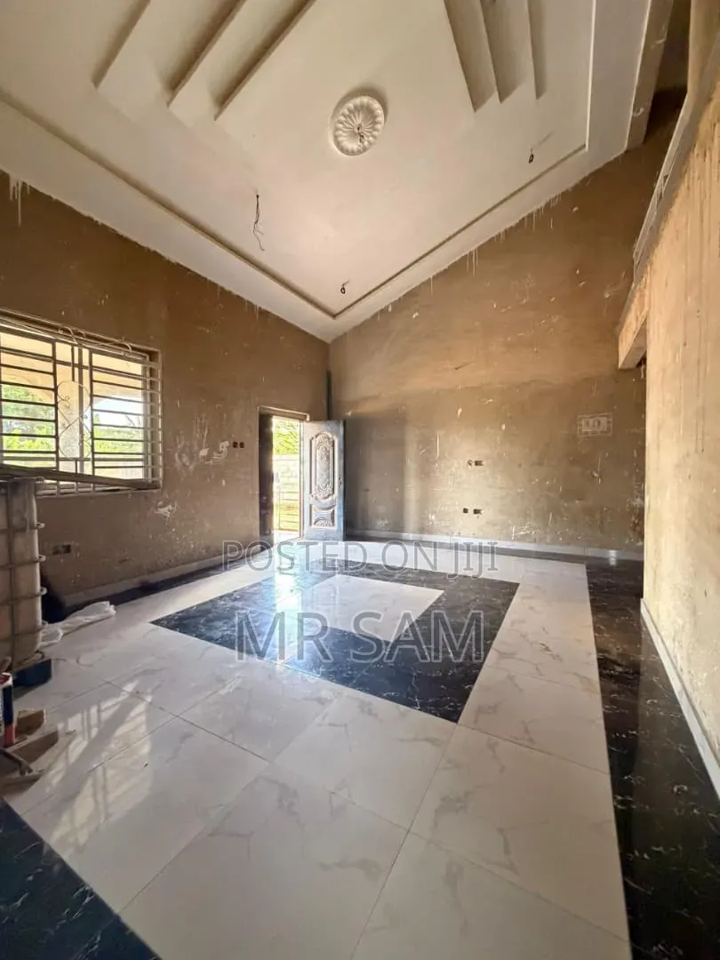 8bdrm House in Sam Properties, West Hills Mall Area for sale