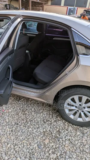 Volkswagen Passat S 4dr Sedan (1.8L 4cyl Turbo 6A) 2015 Gold