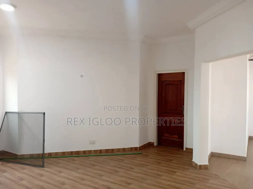 6bdrm House in Prampram for sale