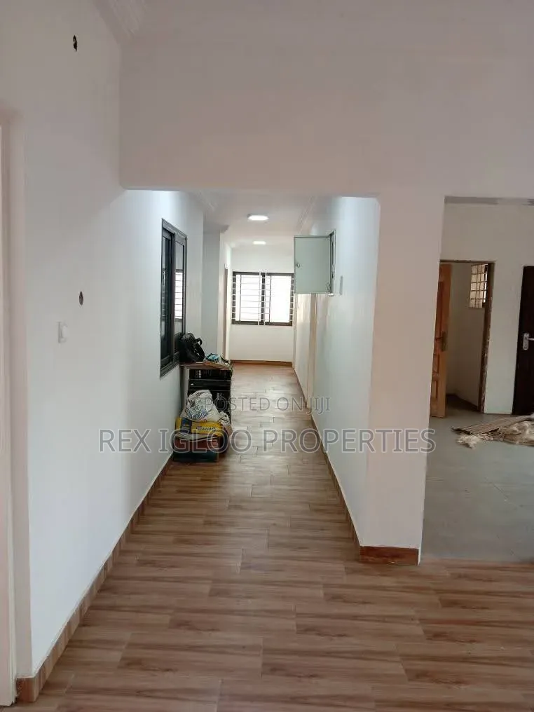 6bdrm House in Prampram for sale