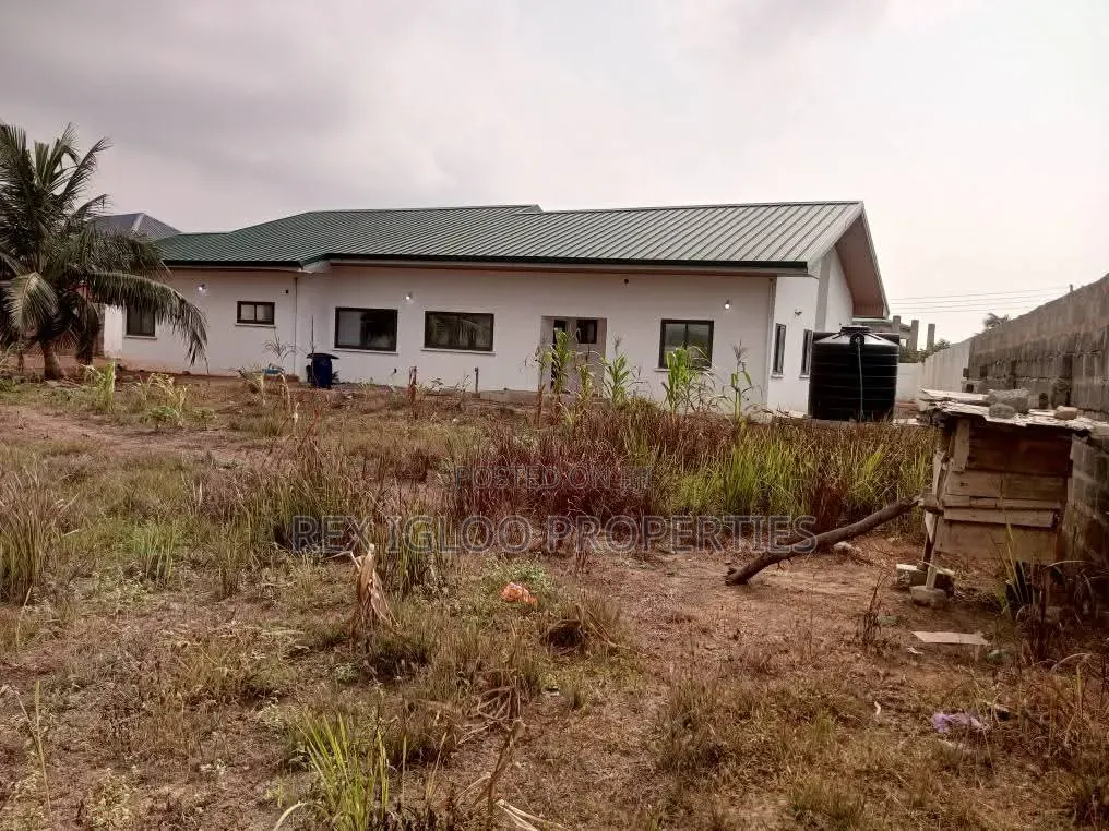 6bdrm House in Prampram for sale