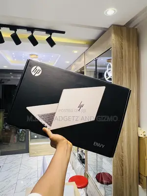 New Laptop HP Envy 14 8GB Intel Core i7 SSD 512GB