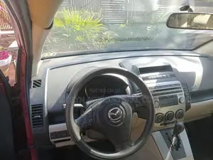 Mazda E2200 2006 Red