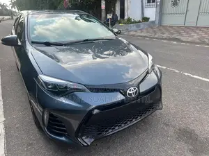 Toyota Corolla SE (1.8L 4cyl 6M) 2018 Gray