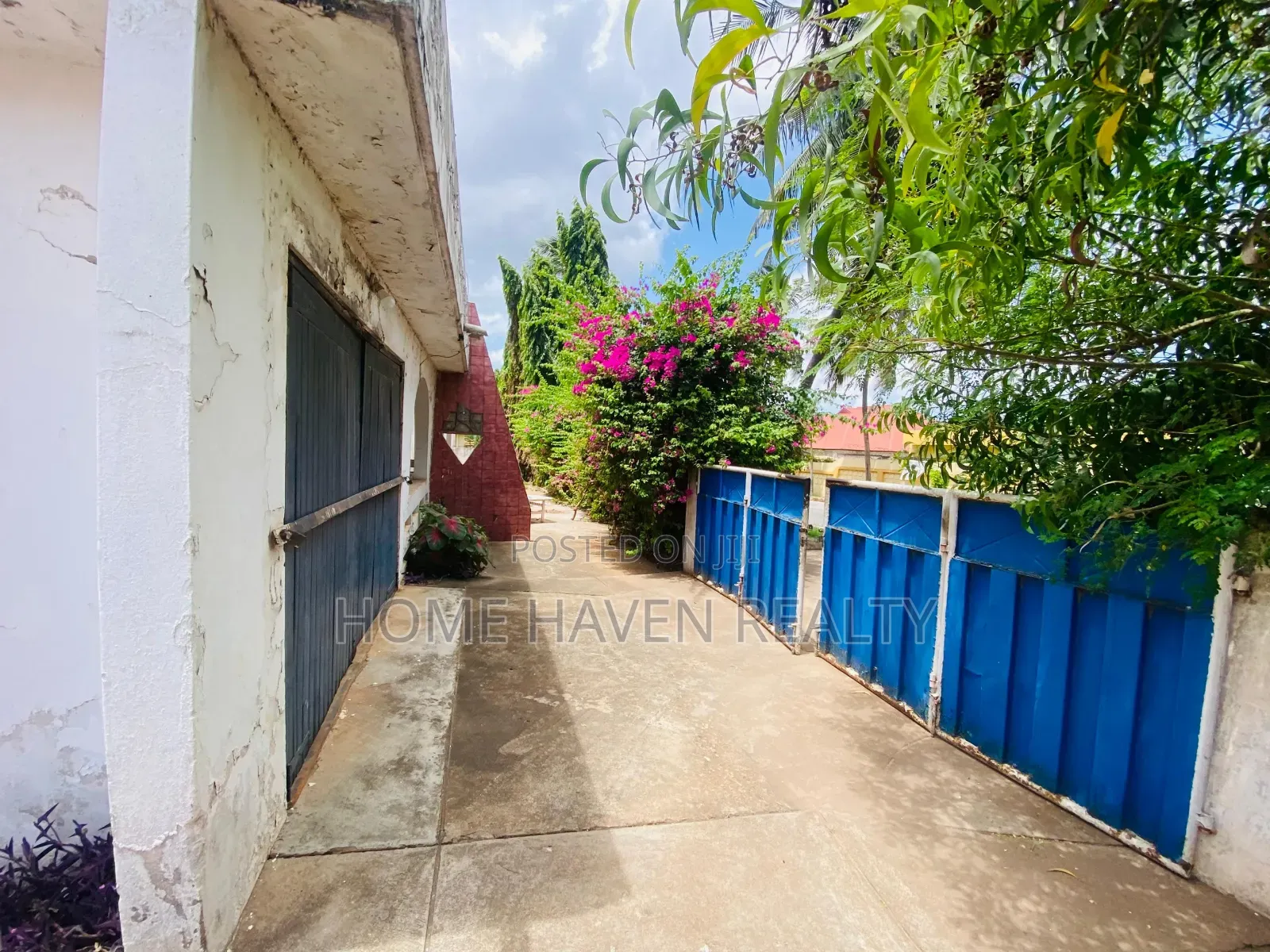 One Plot for Sale at Achimota