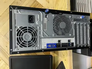 Server HP ProLiant ML 8GB Intel Xeon HDD 2T