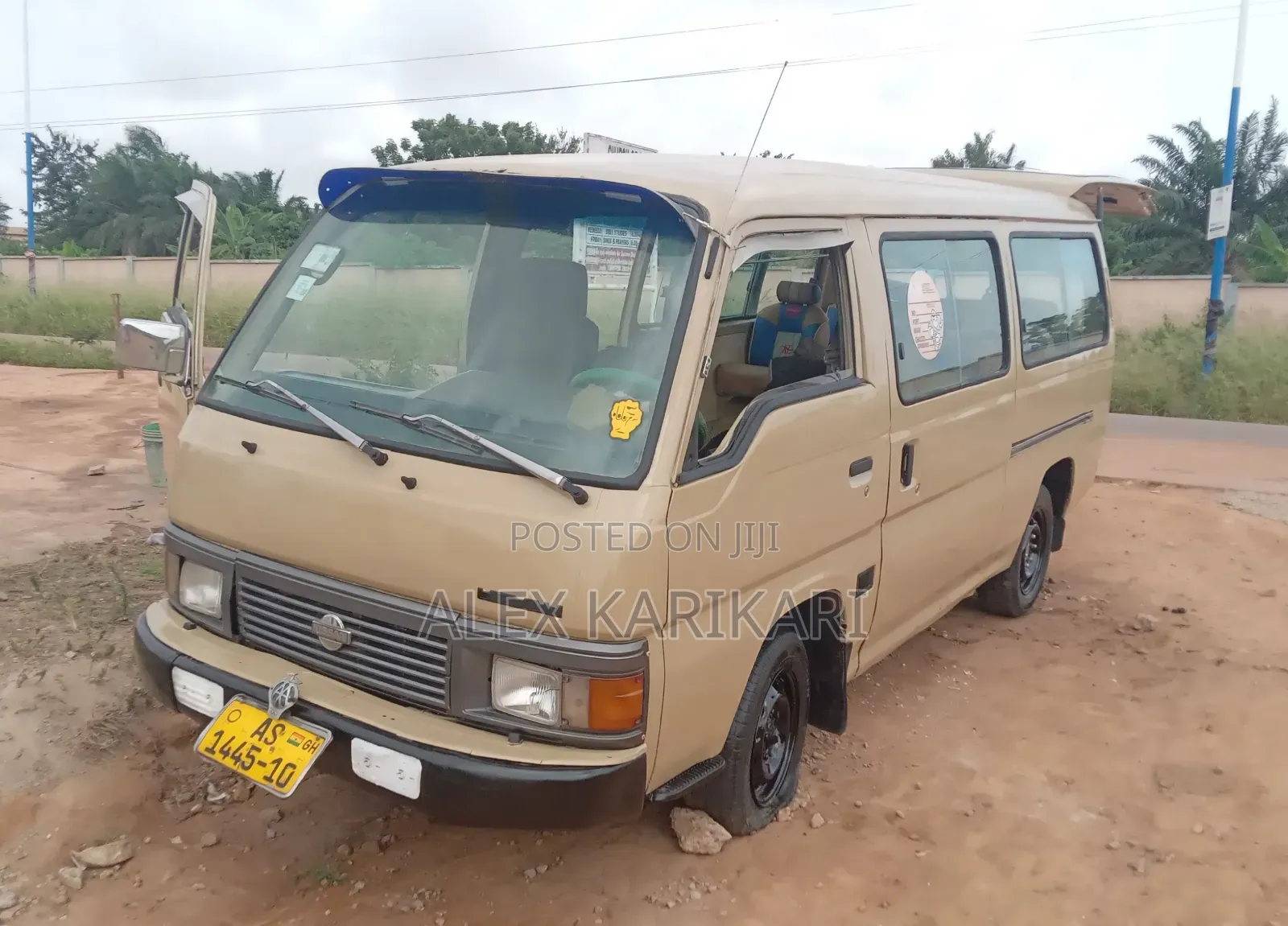 Nissan UD 1994 Gray