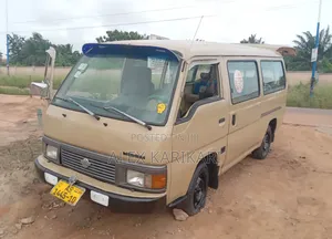Nissan UD 1994 Gray