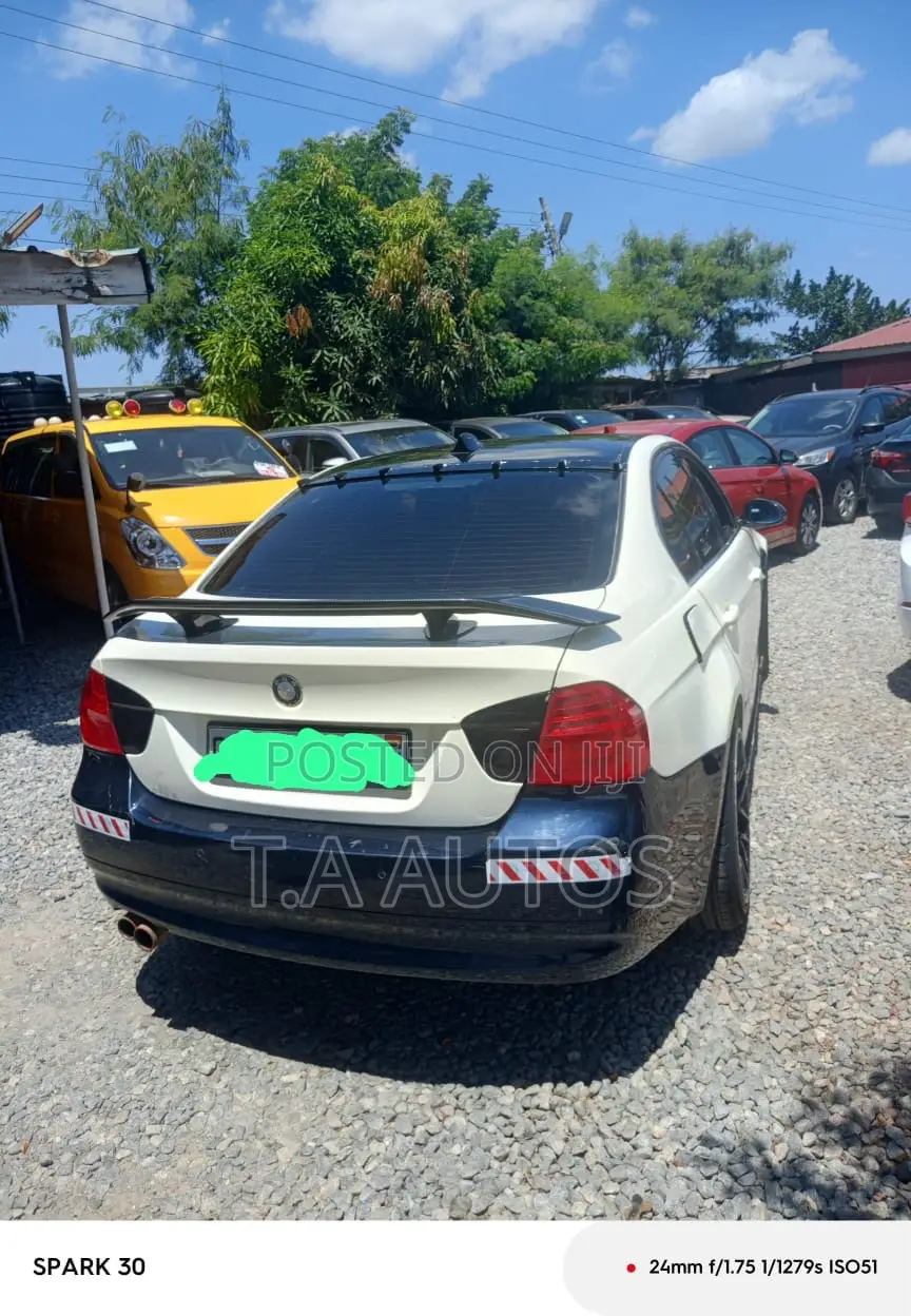 BMW 328i 2009 White