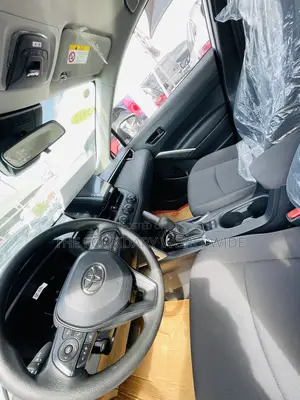 Toyota Corolla Cross LE 2025 White