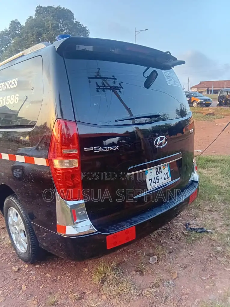 Hyundai Starex 2013 Black