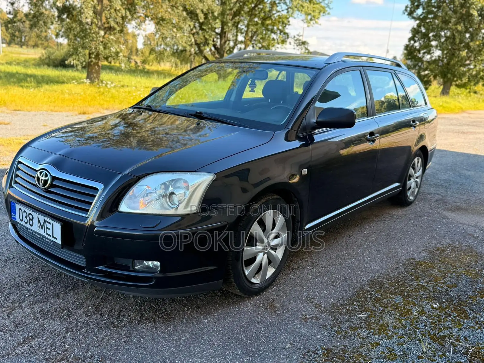 Toyota Avensis 2010 Black
