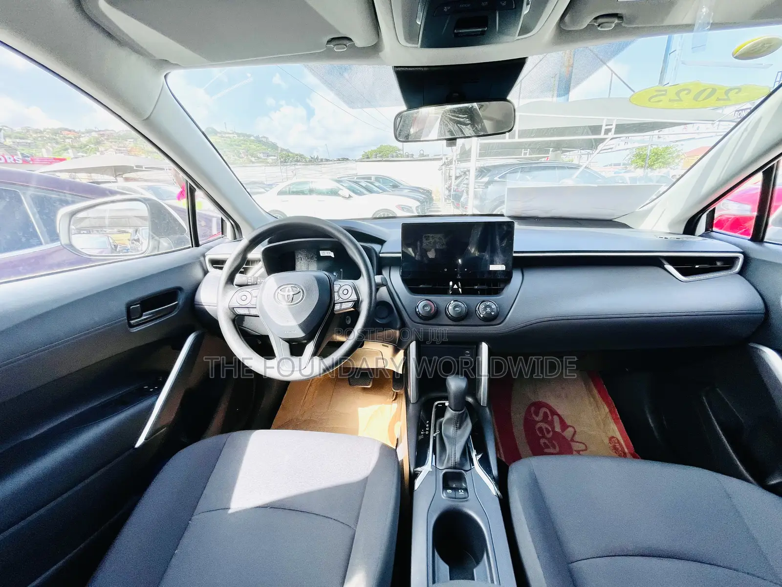 Toyota Corolla Cross LE 2025 White