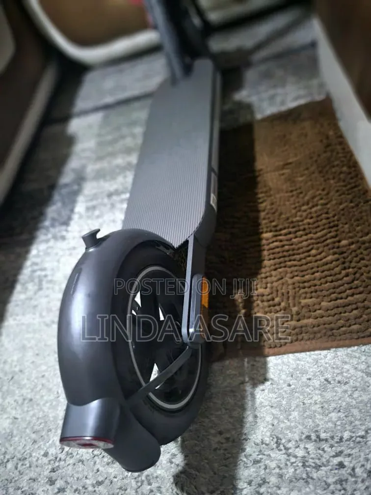 Xiaomi Scooter 4 Kick Scooter. Very New